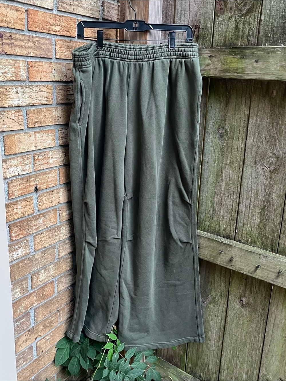 Aerie Olive Wide Leg Sweatpants